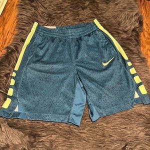 Nike boys shorts size M